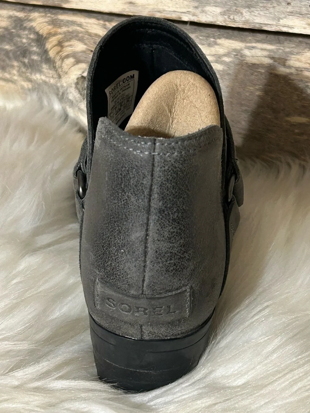 Sorel Lolla II Strap Stud Distressed Boots Size 9